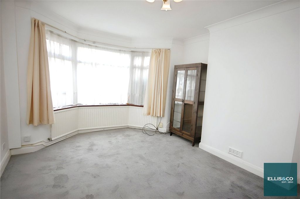 Property photo 3 of 9 Picture No. 53