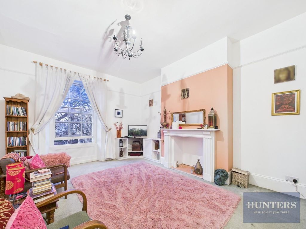 Property photo 1 of 6 Living Room