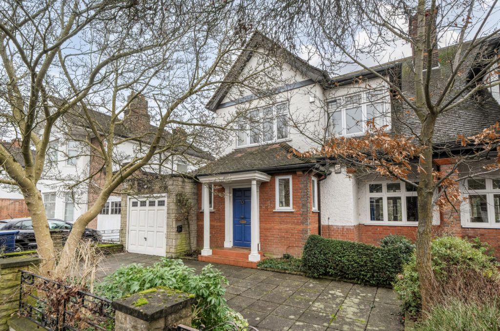 Property photo 1 of 12