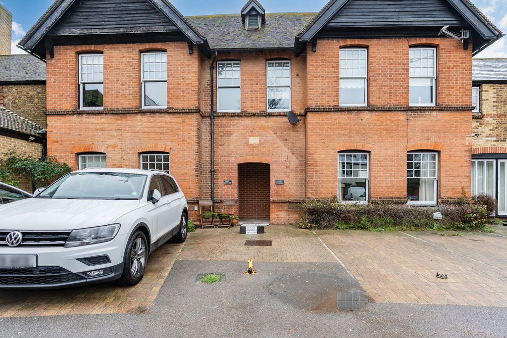 Property photo 2 of 5