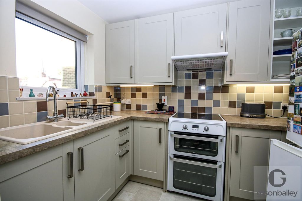 Property photo 3 of 9 5-Img_8042.Jpg