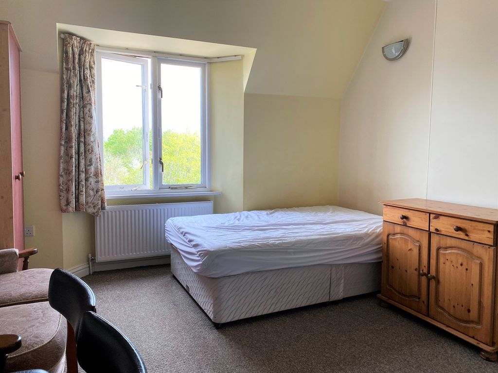 Property photo 3 of 7 Photo 03