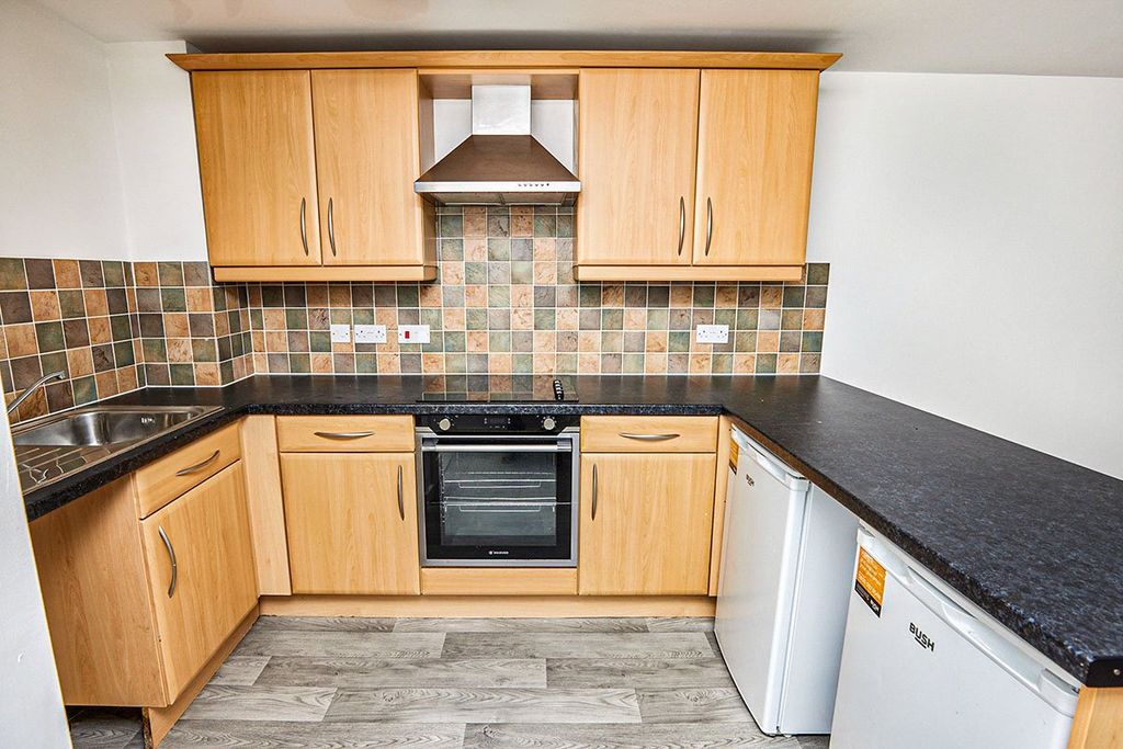 Property photo 2 of 8 Kitchen