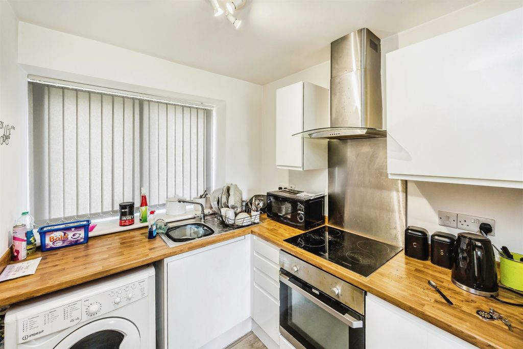 Property photo 3 of 12