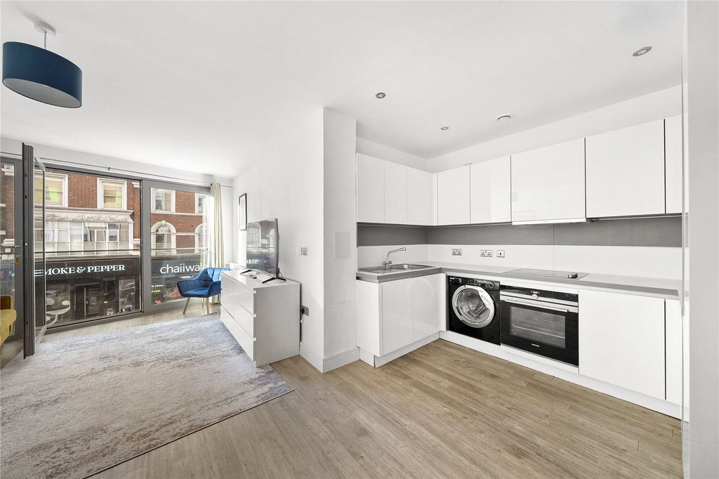 Property photo 3 of 16 Picture No. 14