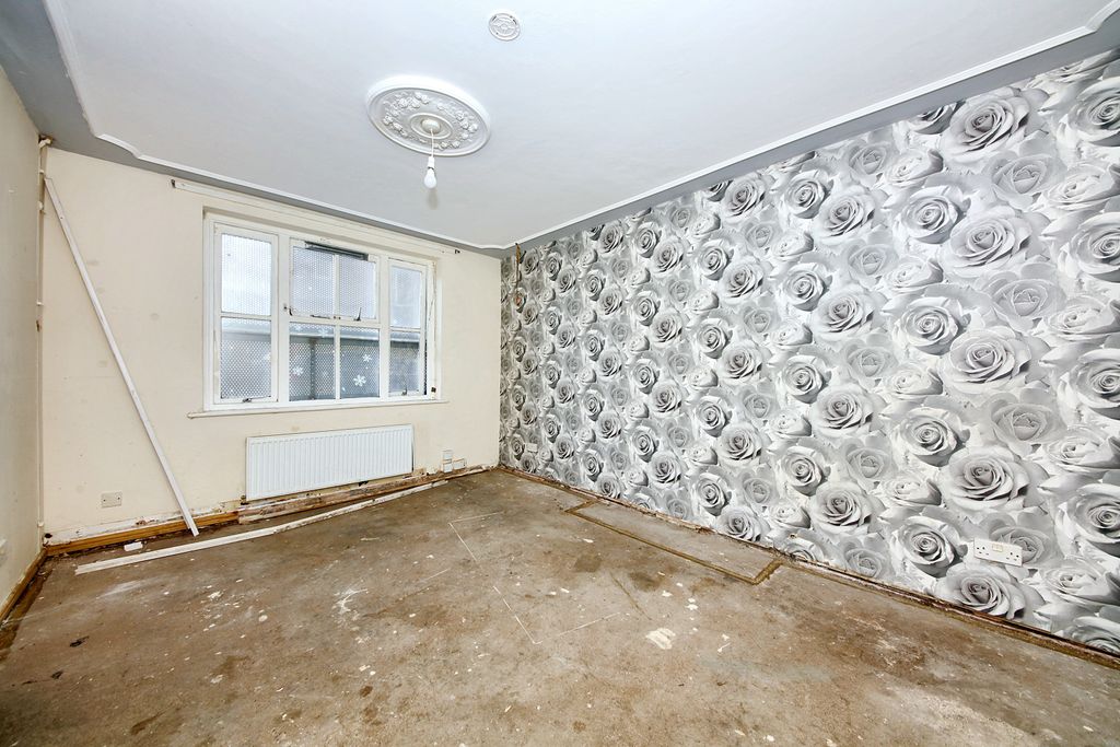 Property photo 2 of 17 43 Bunkers Hill Lane, Bilston, Wv14 6Jp