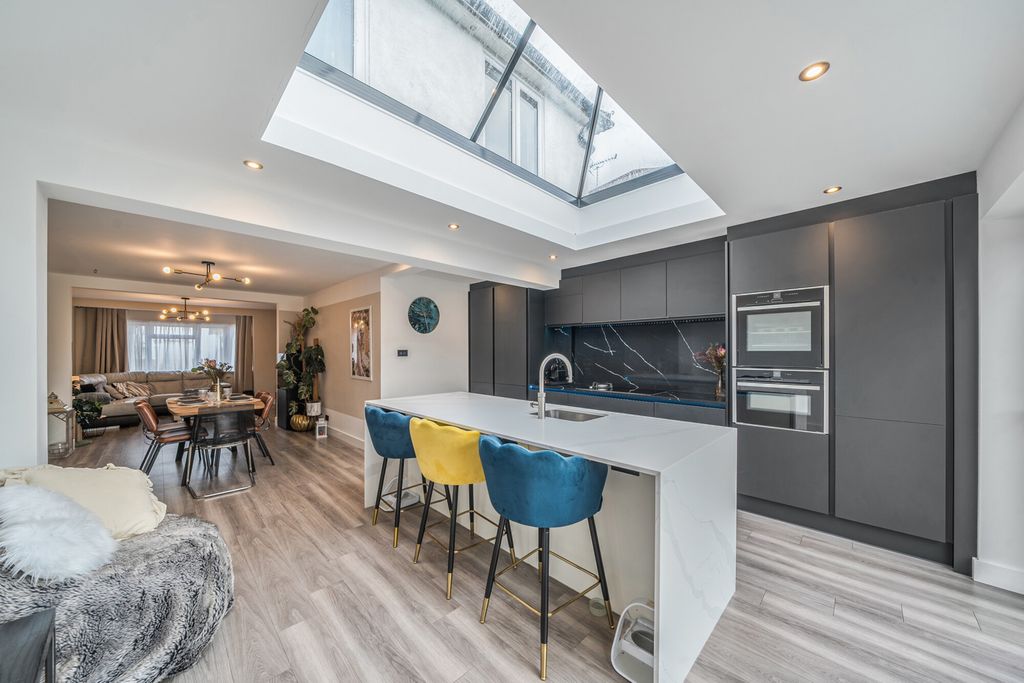 Property photo 3 of 20 1381213-14-69130A...