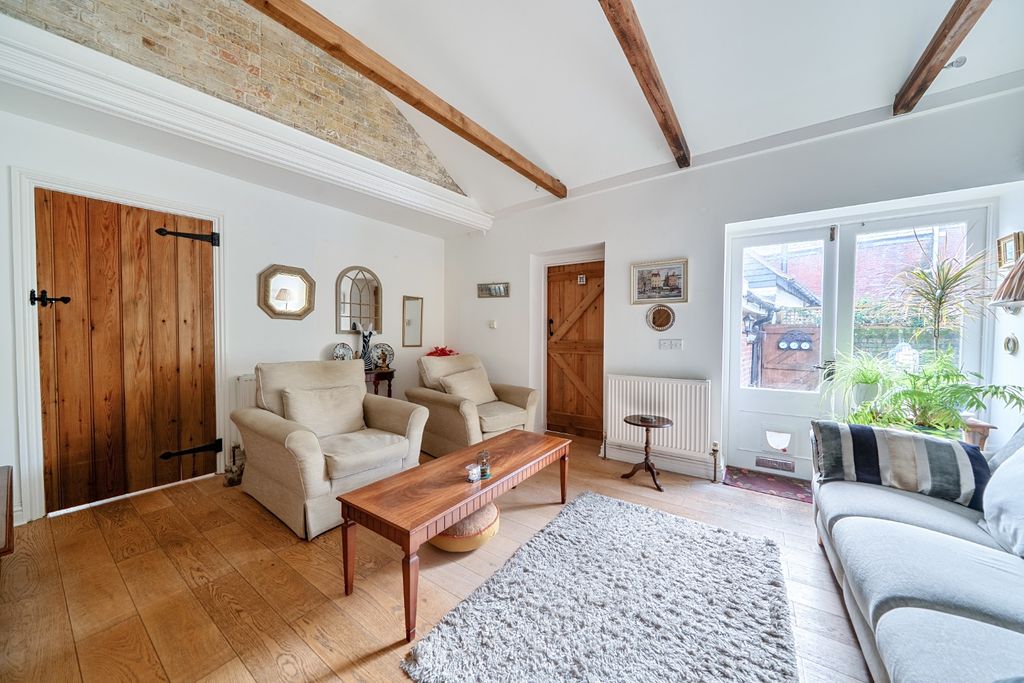 Property photo 3 of 18 4879503