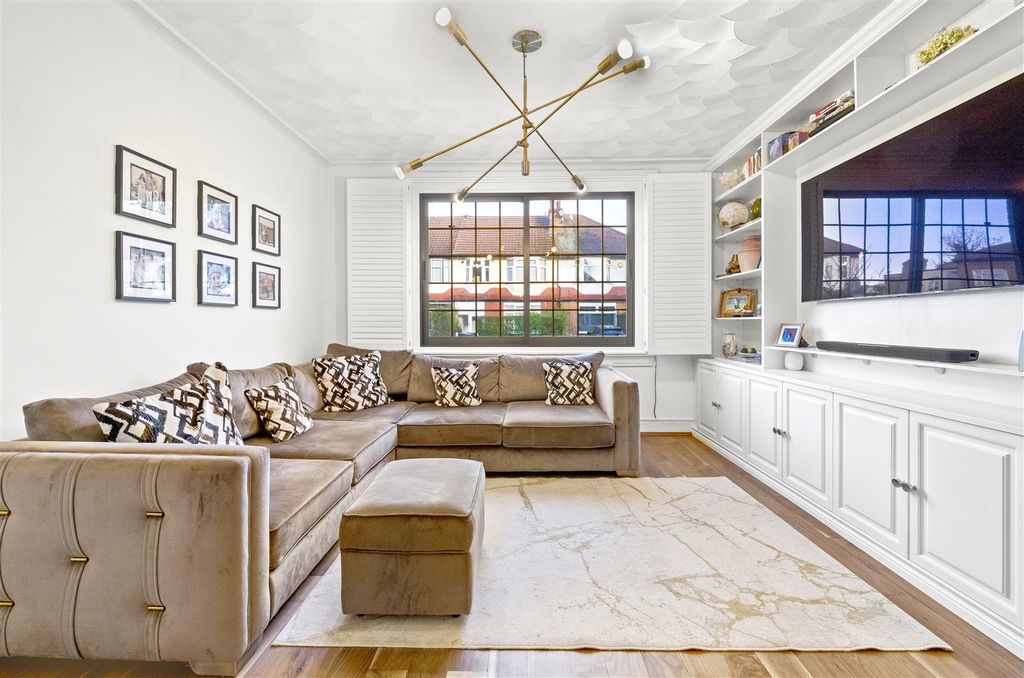 Property photo 3 of 22