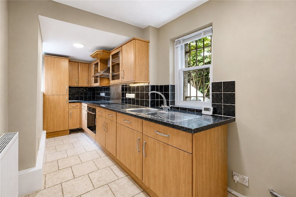 Property photo 2 of 19 Picture No. 31