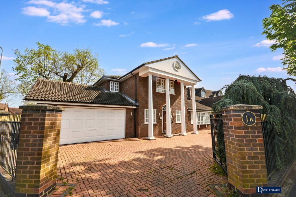 Property photo 1 of 24