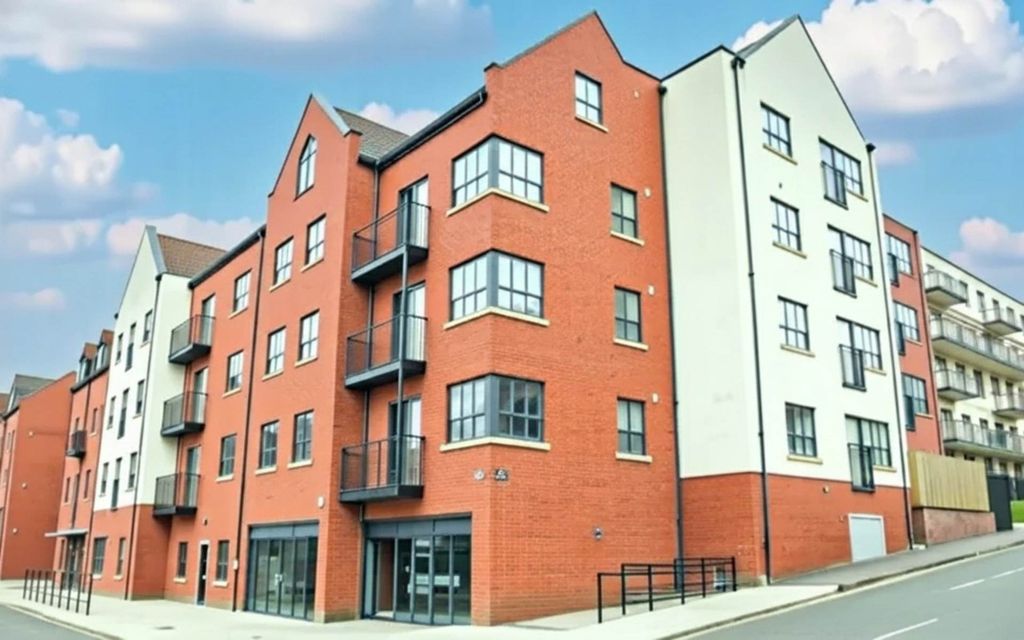 Property photo 1 of 8