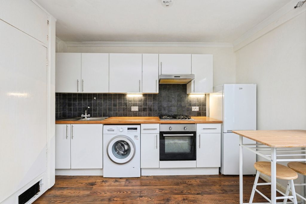 Property photo 3 of 17 Pbox-Img.Jpg