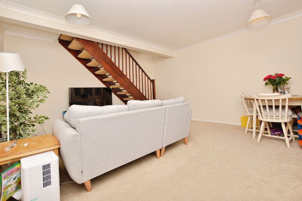 Property photo 2 of 8 33Dd5242-Frount 20Room