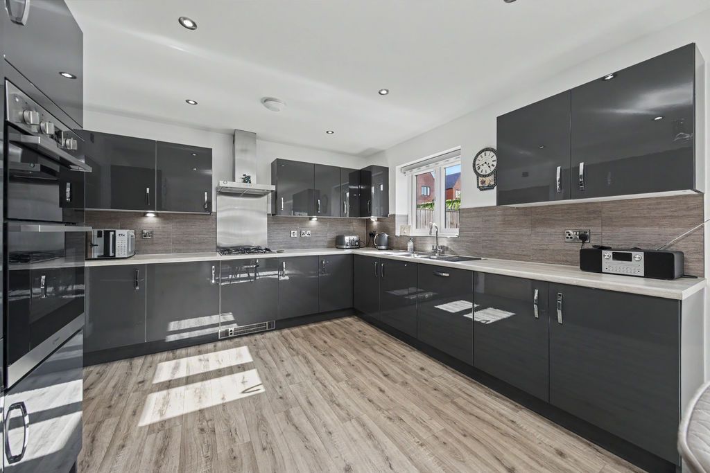 Property photo 3 of 39 Kitchen Diner
