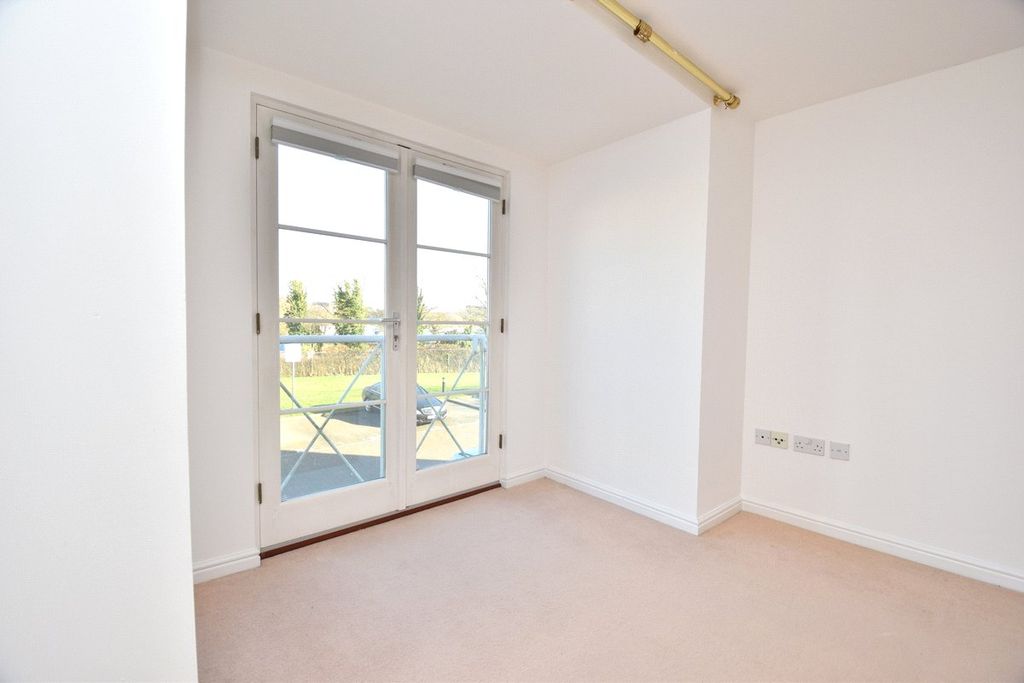 Property photo 3 of 9 Picture No. 11