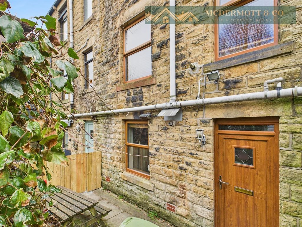 Property photo 3 of 32 Externally