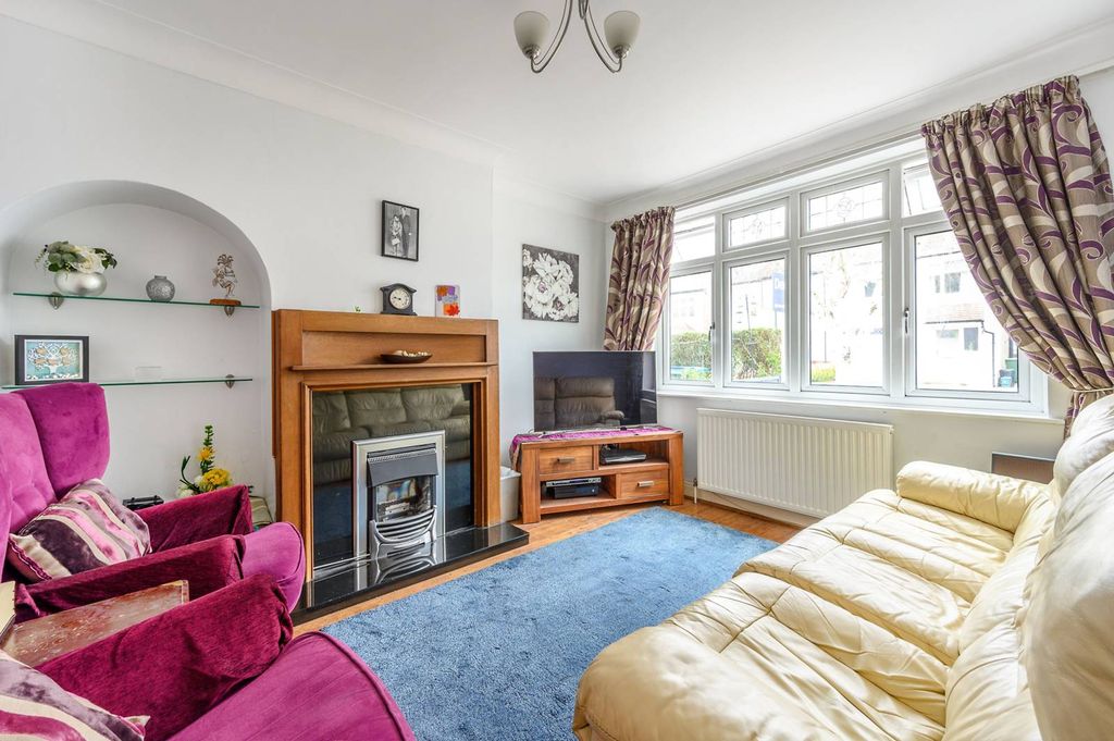 Property photo 2 of 11
