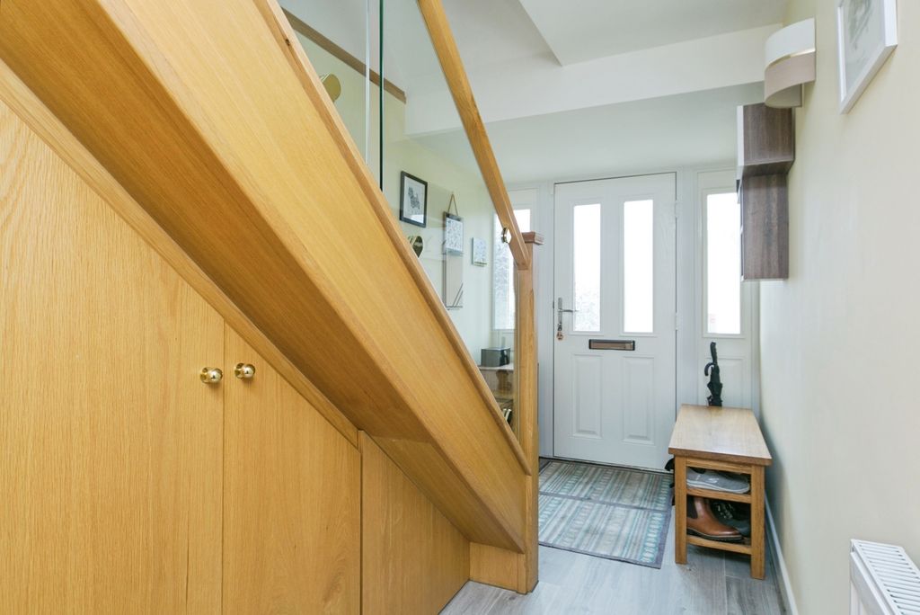Property photo 3 of 19 Pbox-Img.Jpg