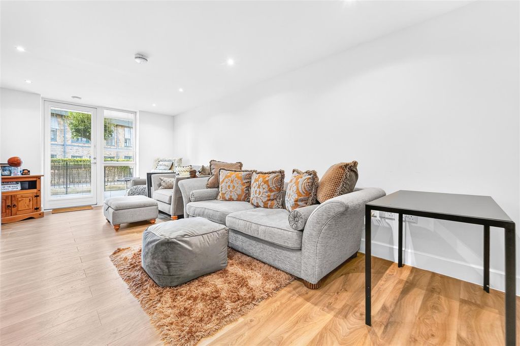 Property photo 3 of 21 Aik07810.Jpg