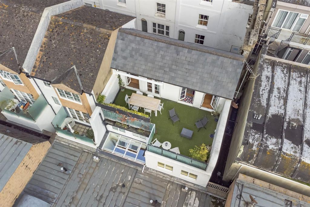 Property photo 2 of 29 Norfolk Buildings 8-27.Jpg