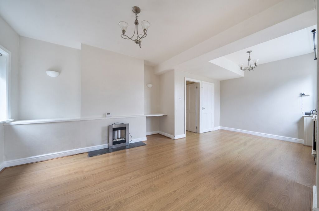 Property photo 2 of 19 1463110-11-6A0B1F...