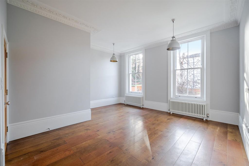 Property photo 2 of 12 1395218-9-695E43100F652.Jpg