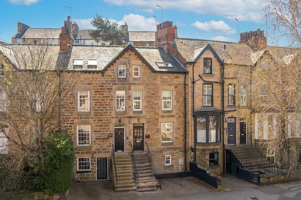 Property photo 1 of 25