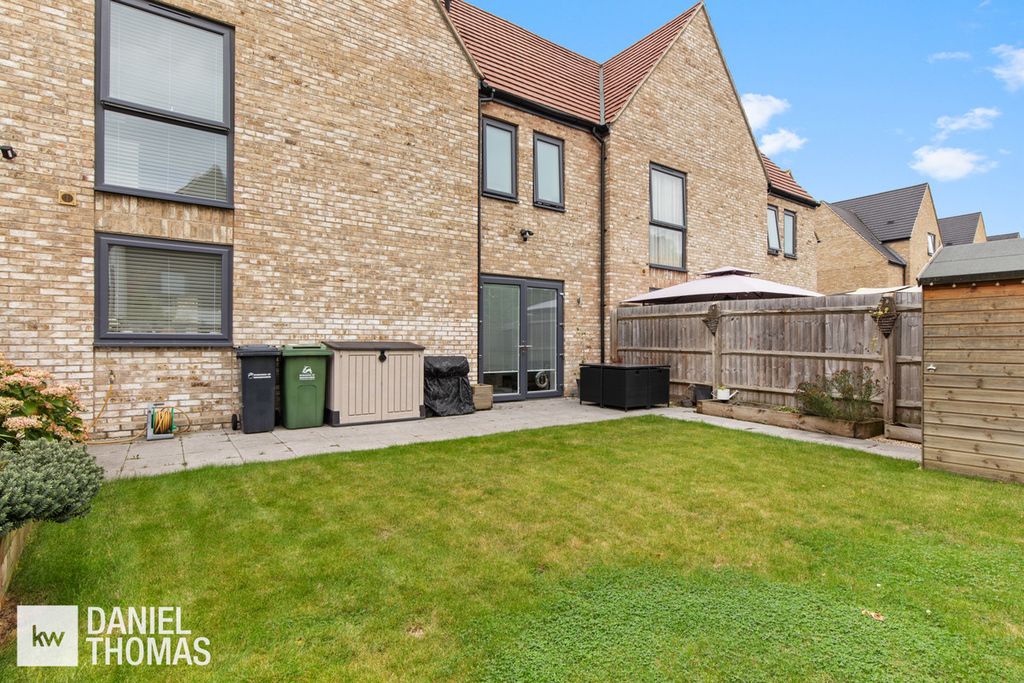 Property photo 2 of 24