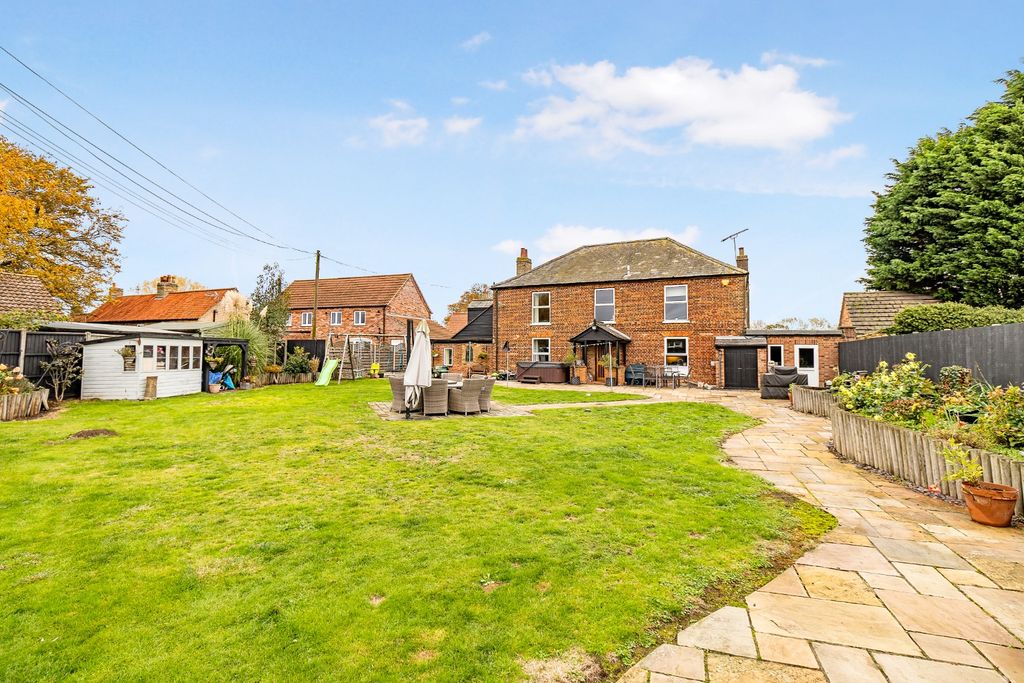 Property photo 1 of 45 4613901