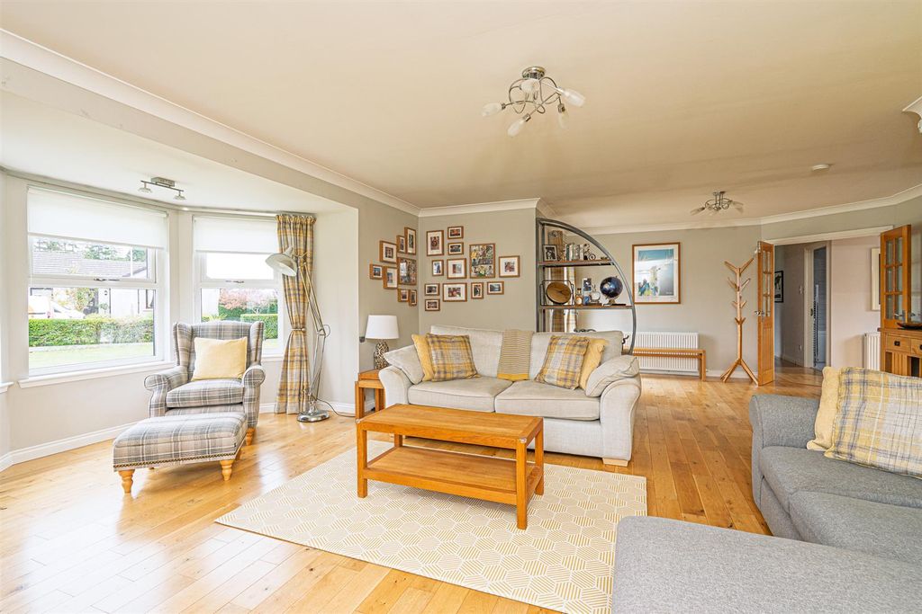 Property photo 3 of 37 2 Mill Gardens-10.Jpg