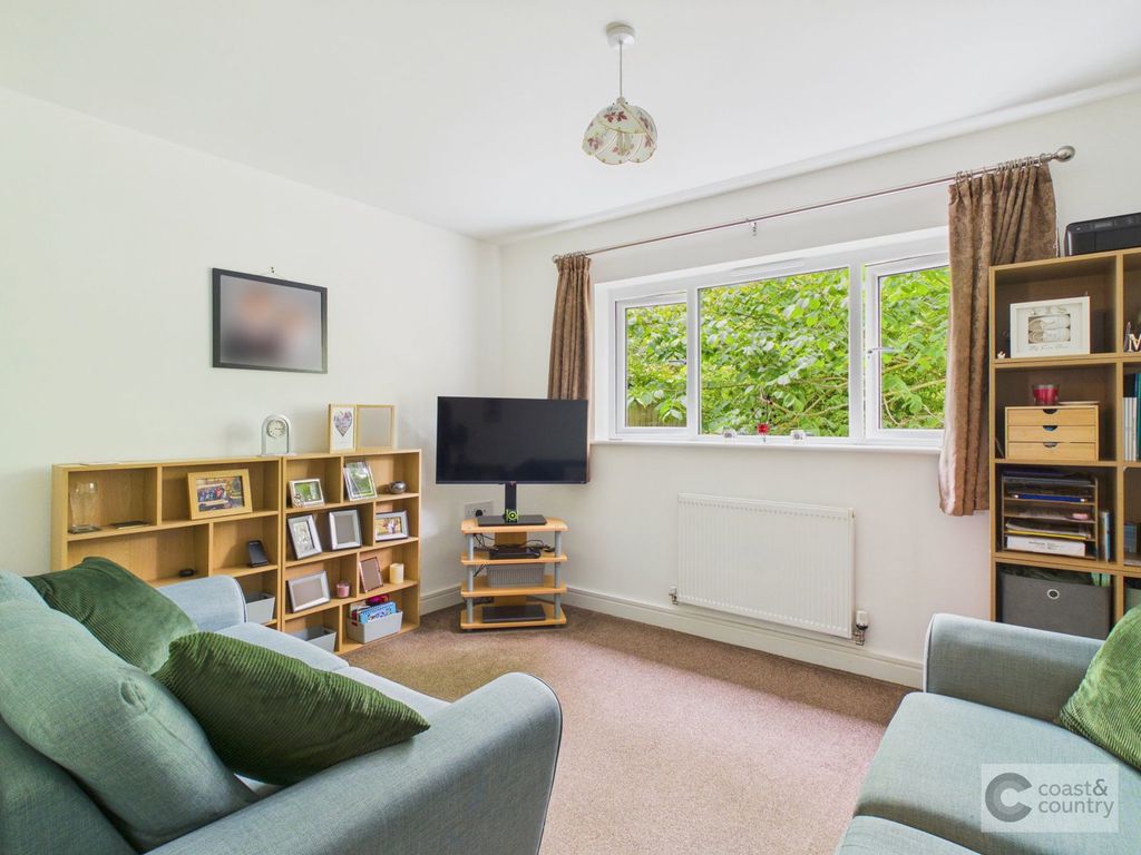 Property photo 2 of 22