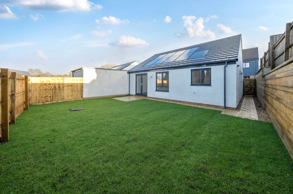 Property photo 2 of 18 2 - Plot 104