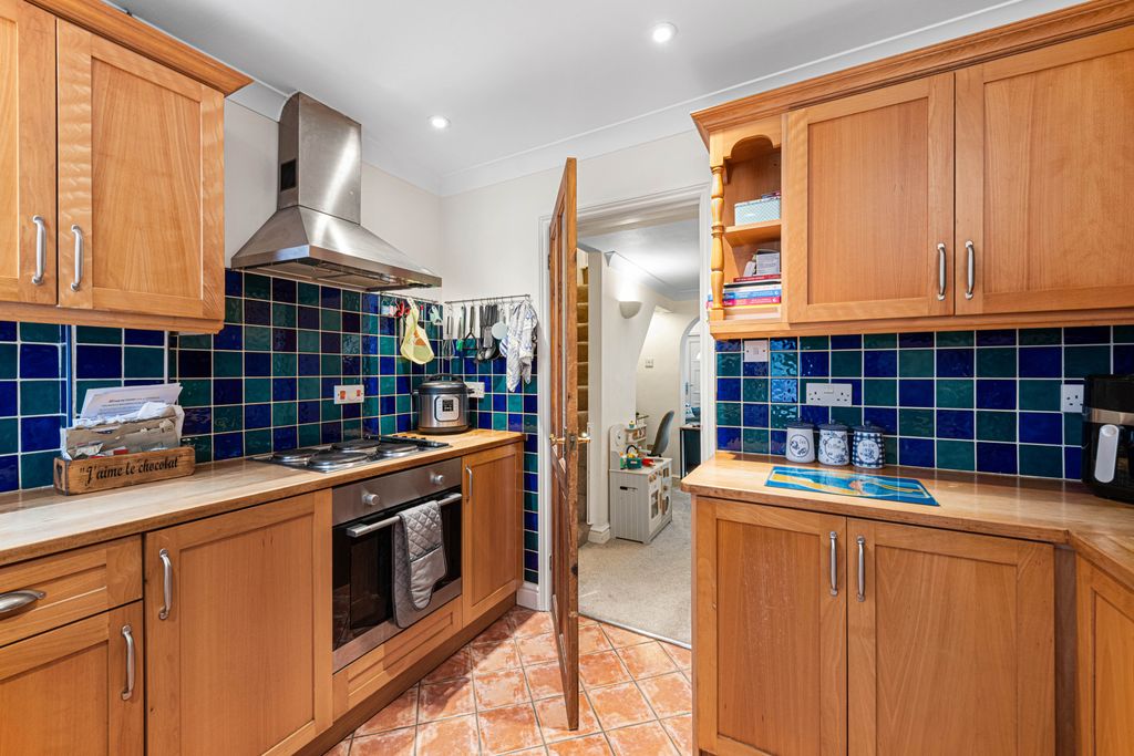 Property photo 3 of 18