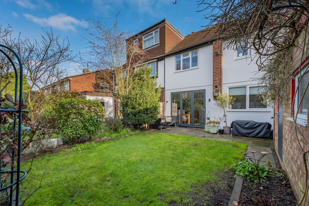 Property photo 2 of 30