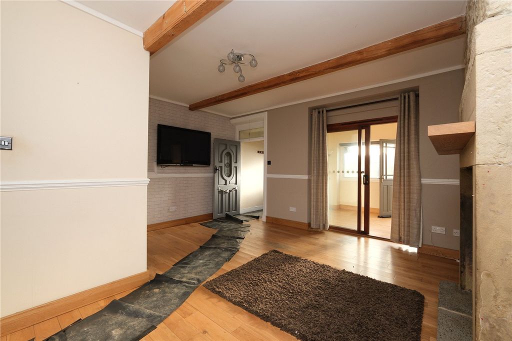 Property photo 2 of 26 Picture No. 21