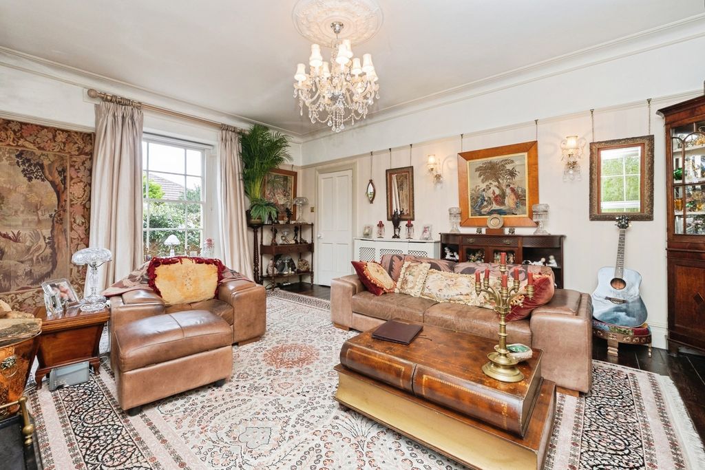 Property photo 2 of 16 Pbox-Img.Jpg