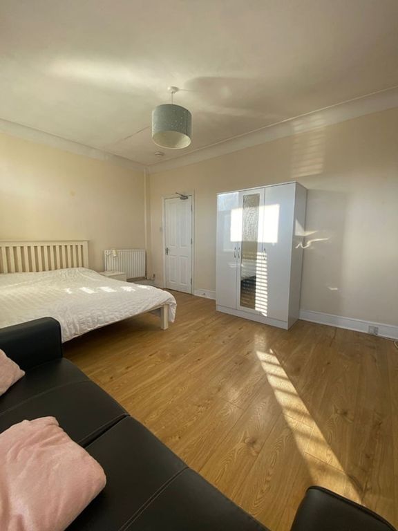 Property photo 2 of 3