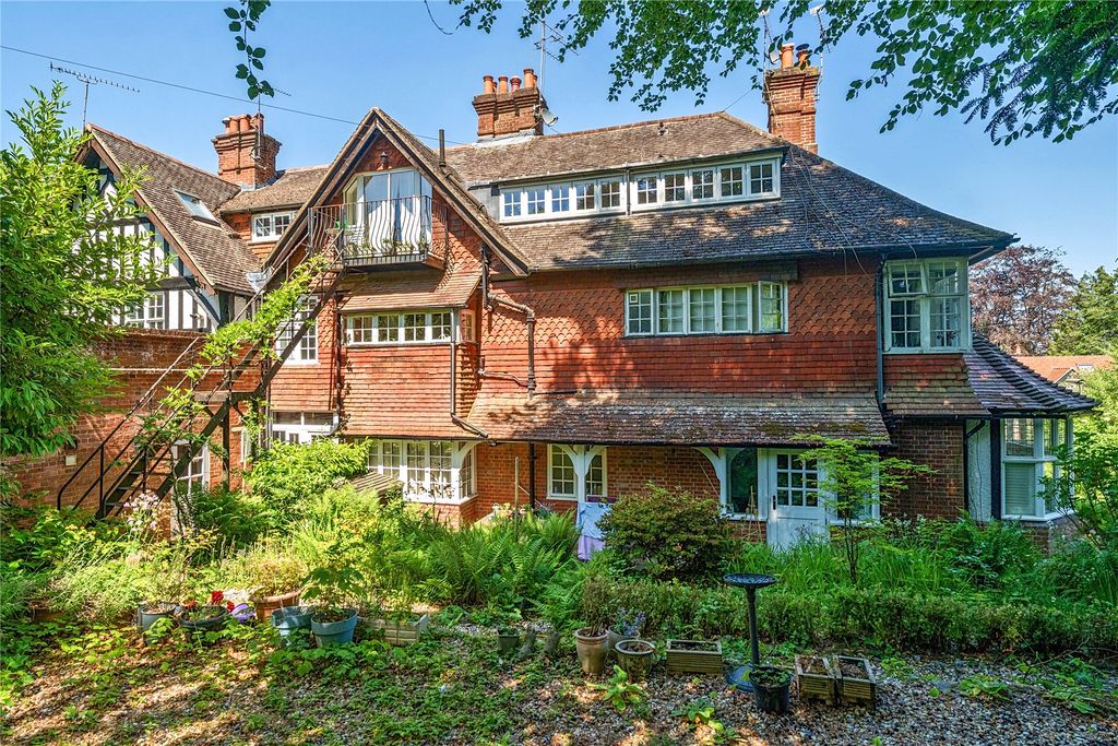 Additional image 15 of 2 bed flat for saleHaslemere, Surrey GU27