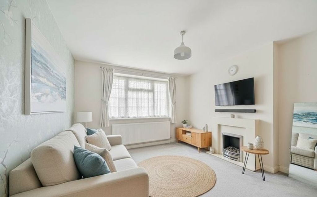 Property photo 3 of 7