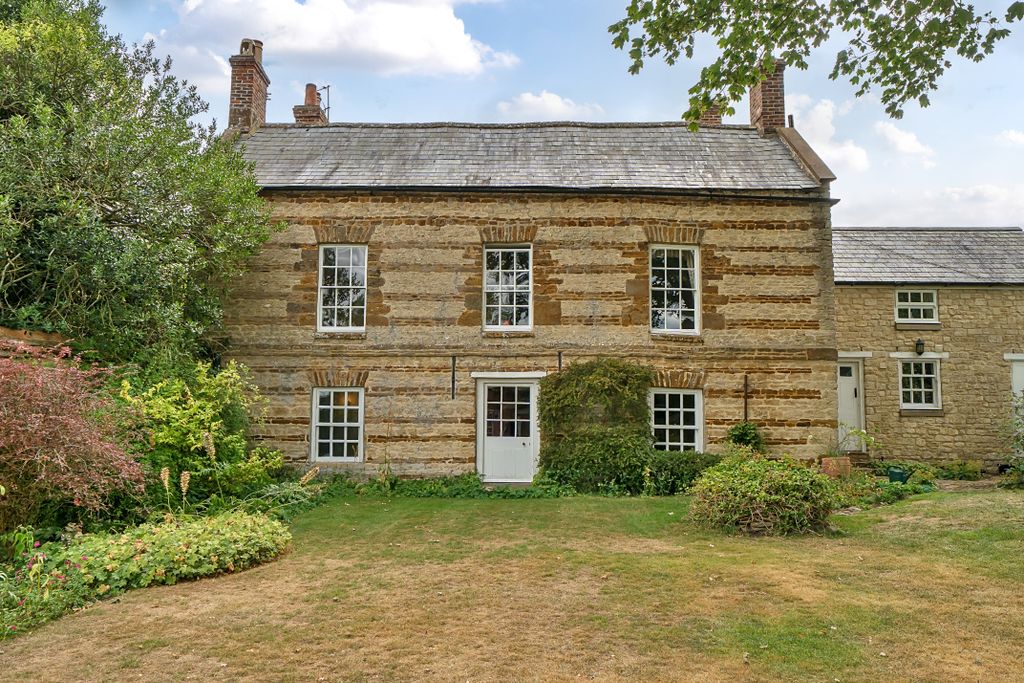 Property photo 1 of 23