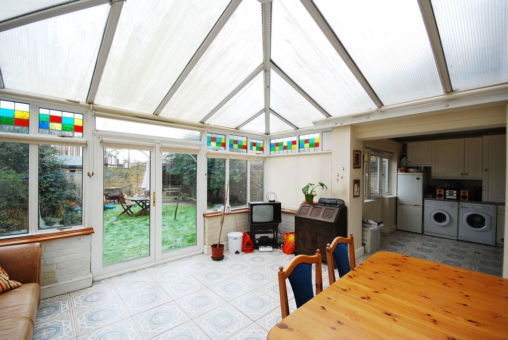 Property photo 2 of 21