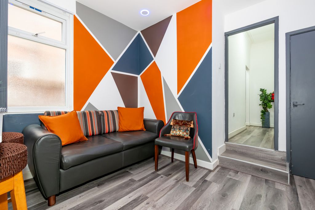 Property photo 2 of 40 Gallery