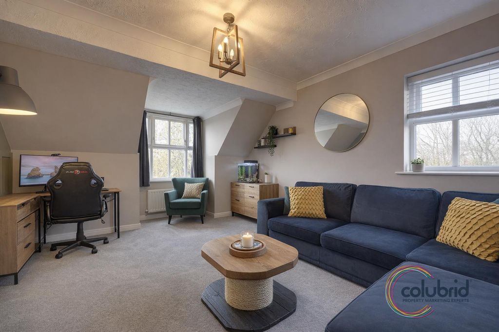 Property photo 2 of 9