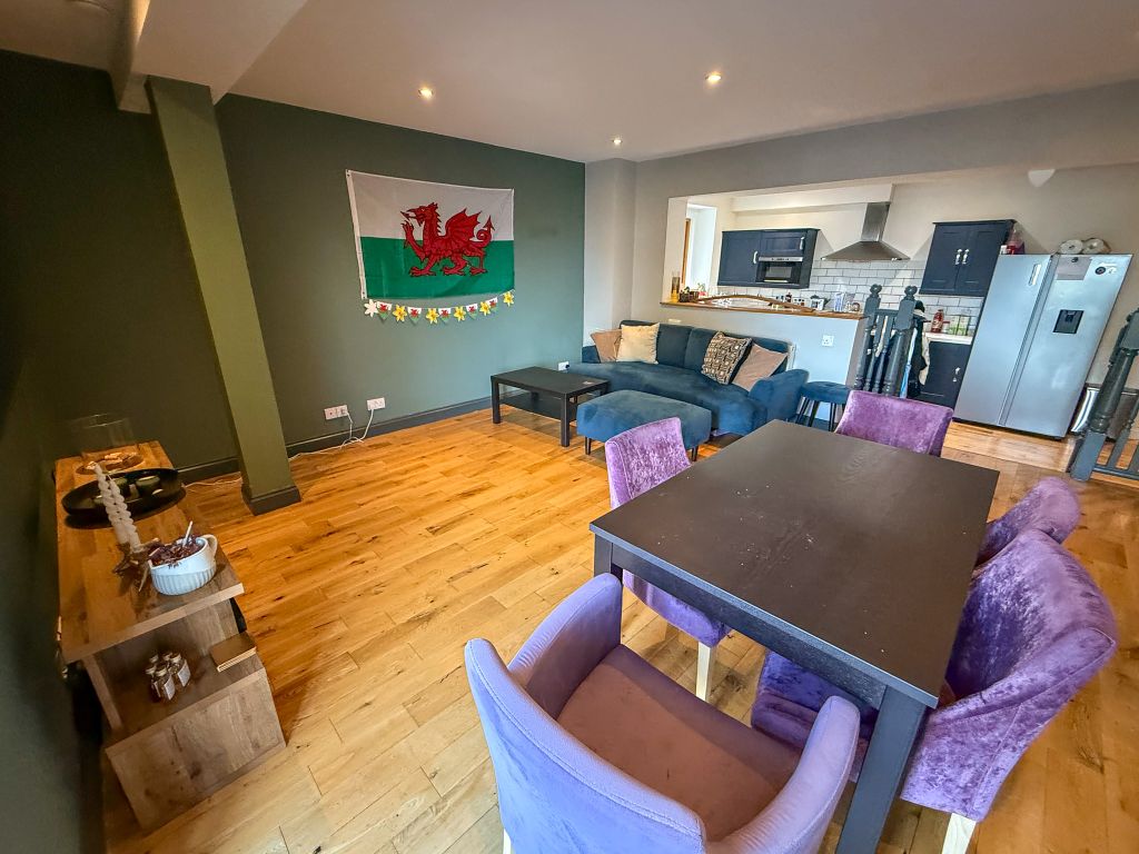 Property photo 2 of 24