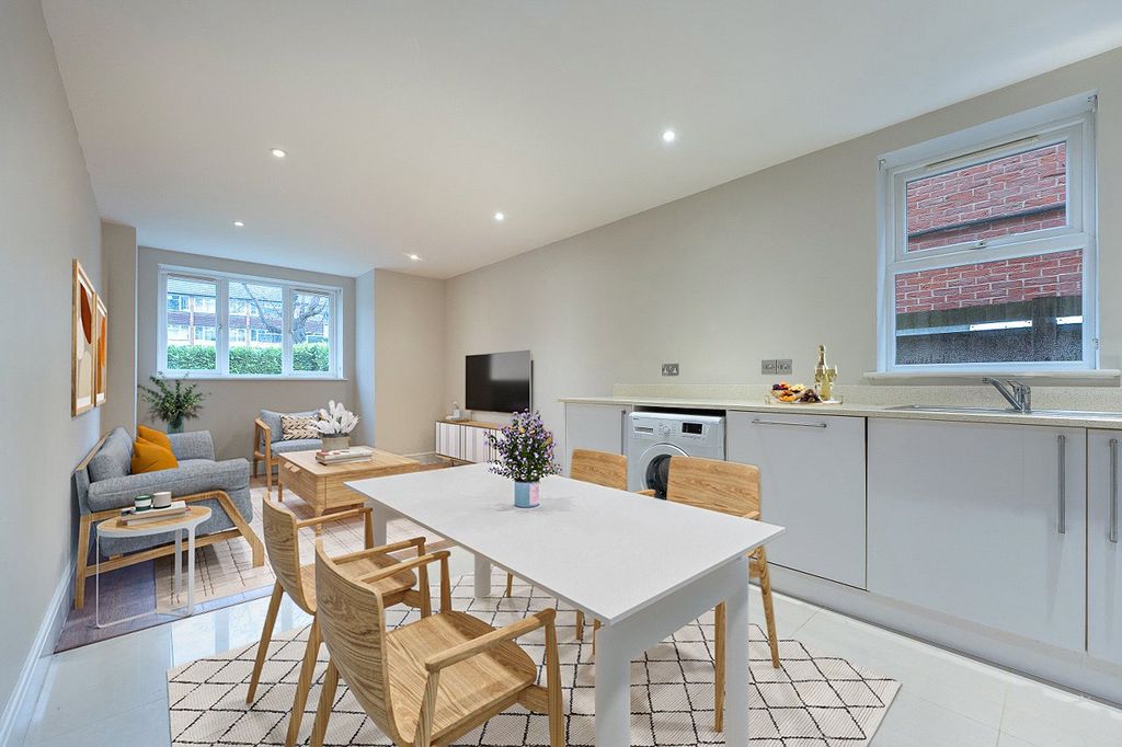 Property photo 2 of 14 Picture No. 17