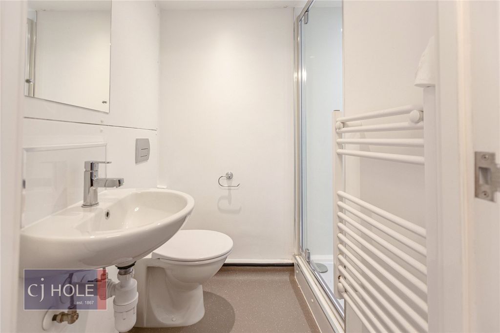 Property photo 3 of 7 Picture No. 21