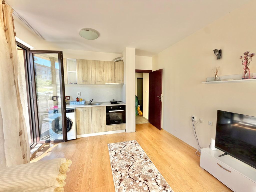 Property photo 2 of 10