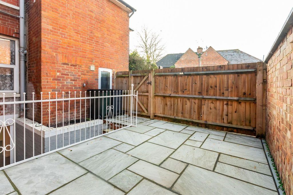 Property photo 1 of 33