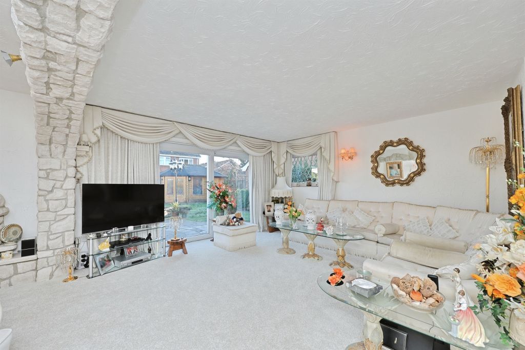 Property photo 2 of 35